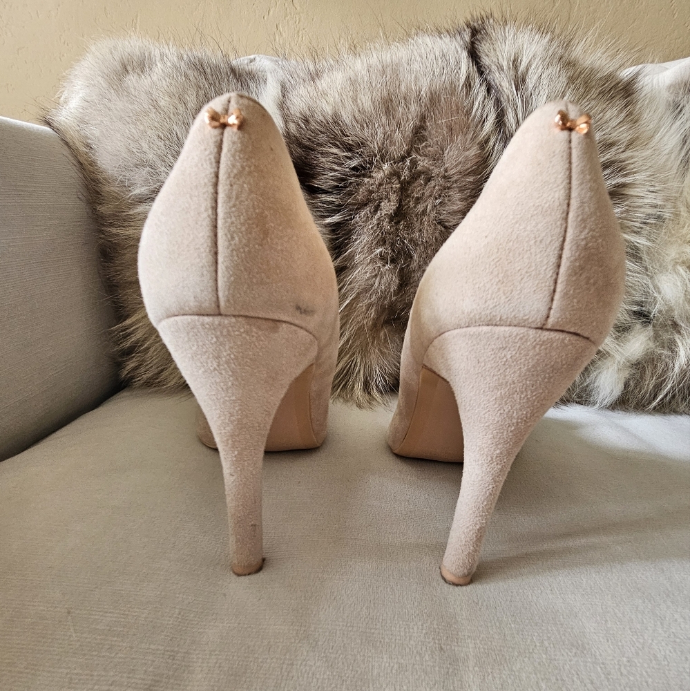 Ted Baker Pale Pink Pointed Toe Bow Heels - Picture 7 of 8